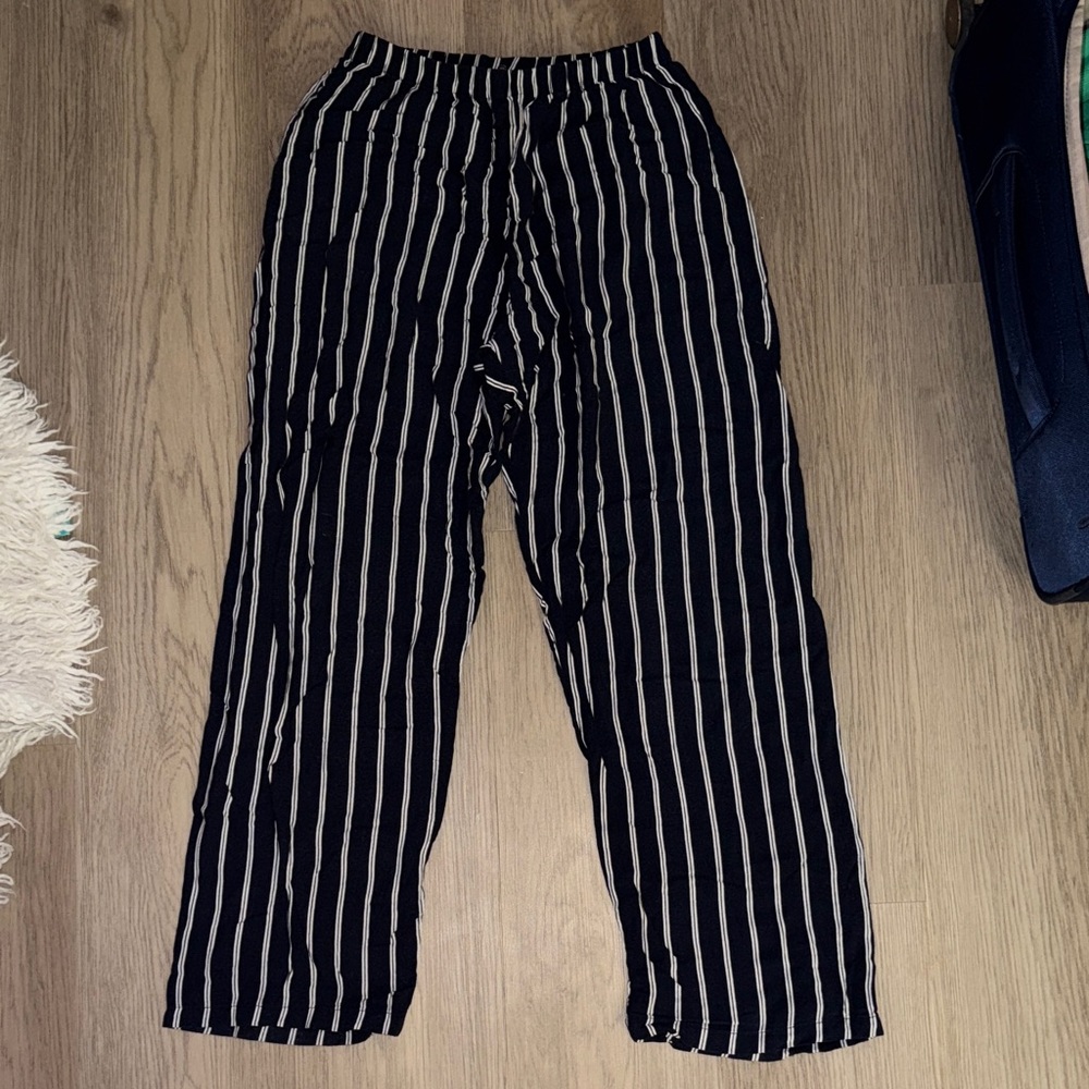 Brandy Melville Navy and White Striped Pants